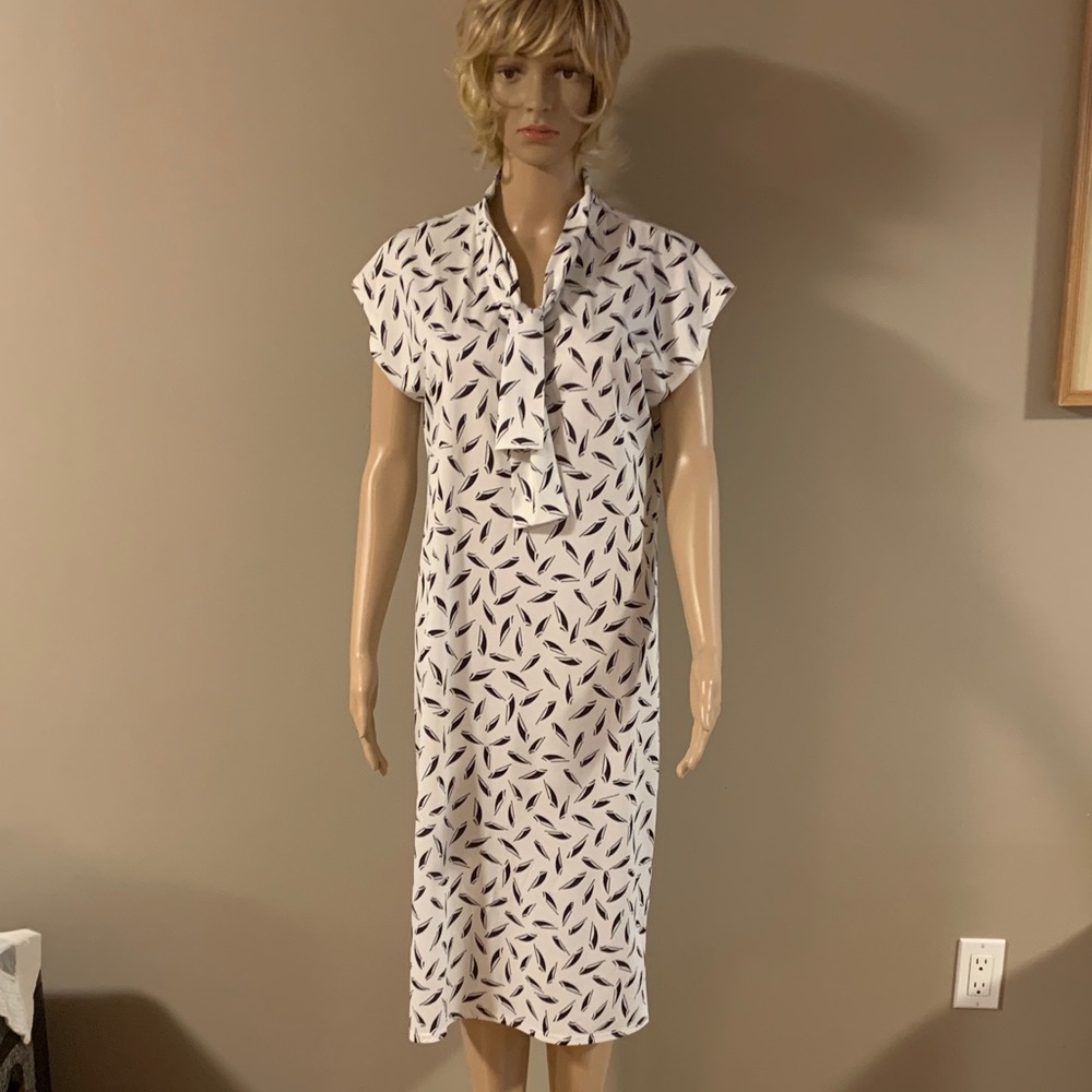 St. Michael Elegant Patterned Dress White with Blue/Black Pattern Size 12